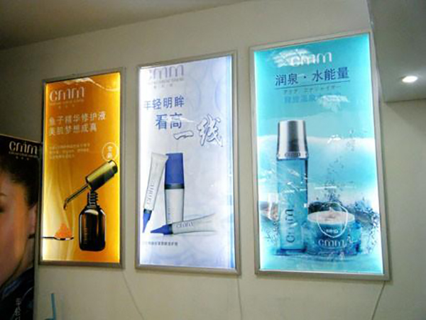 燈箱布與寫真布、噴繪布怎么區(qū)分？